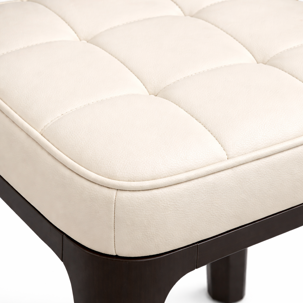 Tabouret carré en cuir beige avec pieds bois – siège moderne et élégant