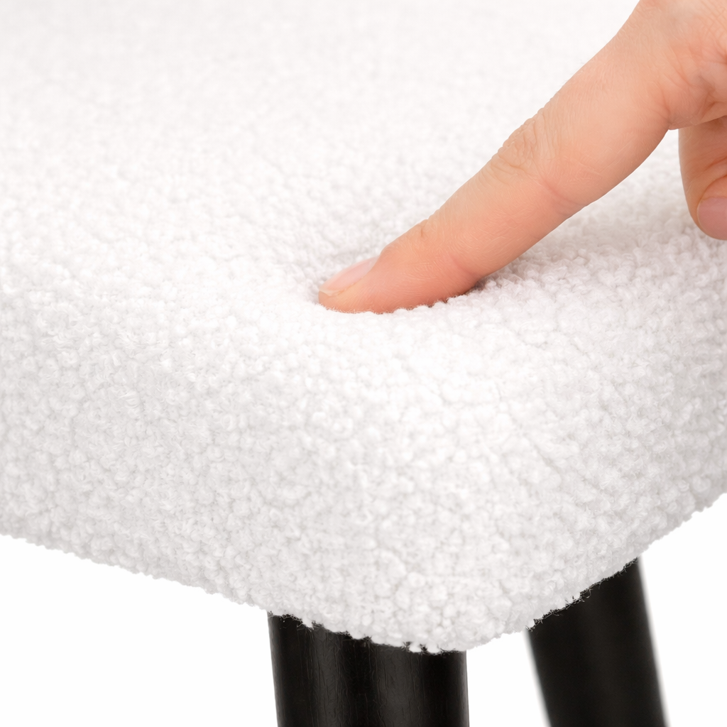 Tabouret en tissu teddy avec pieds noirs – siège confortable